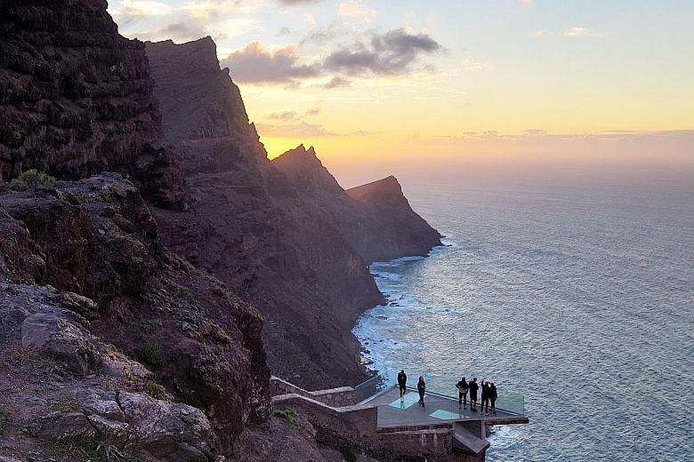 Naplemente az Atlanti-óceán partján Gran Canarián.