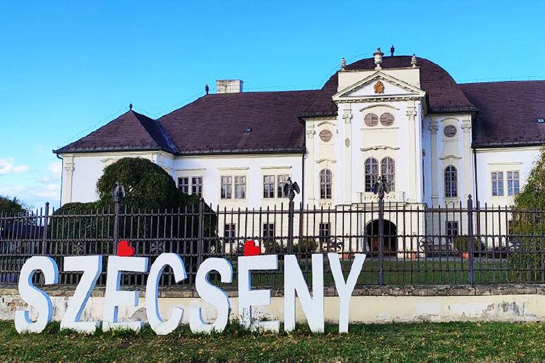 A Forgách-kastély látképe Szécsényben