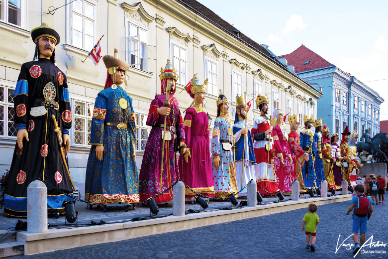 Koronazasi-Unnepi-Jatekok.